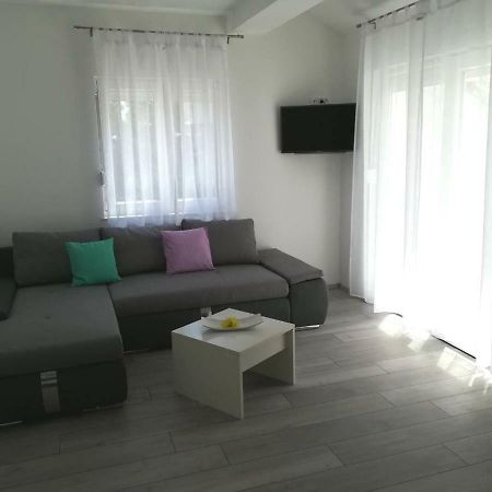 Apartments Brodarica โบรดาริตซา ภายนอก รูปภาพ