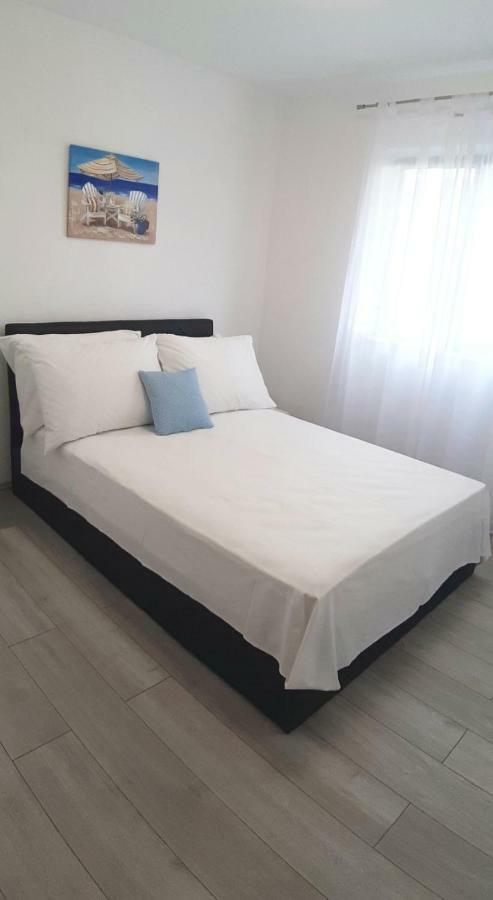 Apartments Brodarica โบรดาริตซา ภายนอก รูปภาพ